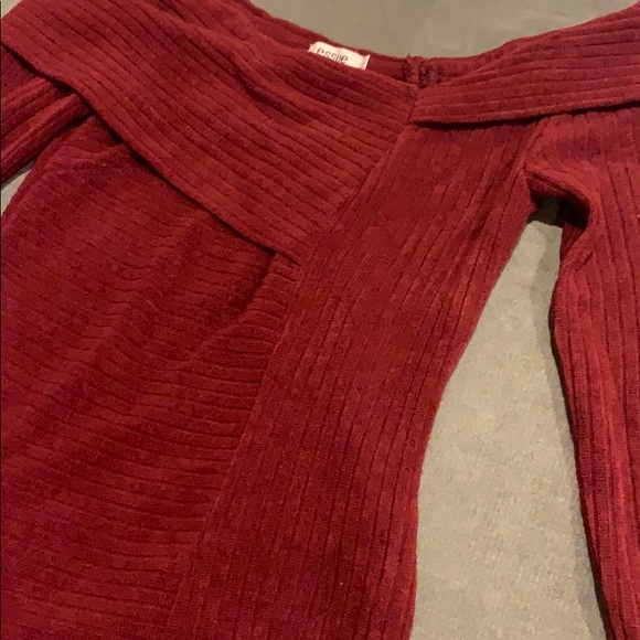 Essue Sweater - Picture 6 of 6